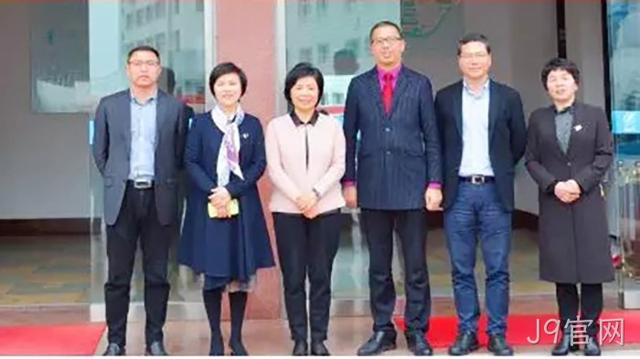 市委常委、统战部长施艾珠一行到J9官网调研